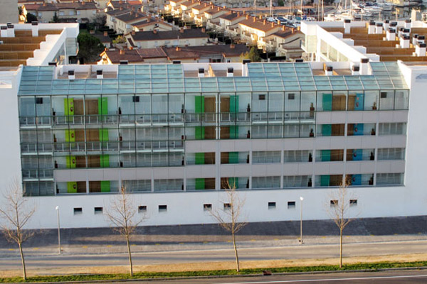 Muro Cortina, Lucernario, Ventanas de Aluminio y Revestimiento de Alucobond