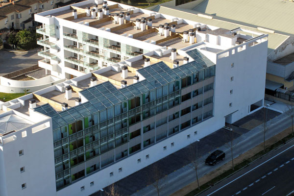 Muro Cortina, Lucernario, Ventanas de Aluminio y Revestimiento de Alucobond