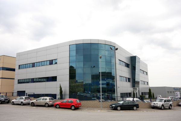 Muro Cortina, Ventanas de Aluminio y Fachada Ventilada de Alucobond